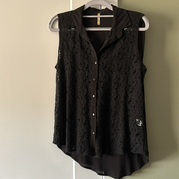 🌷Dorata Lace Top Cover Up - Picture 3 of 6